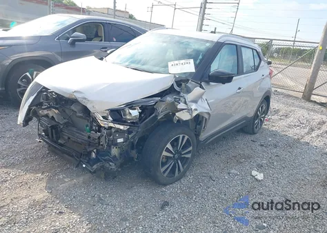 2020 Nissan Kicks Sr z USA, uszkodzony, nr VIN 3N1CP5DV4LL542918